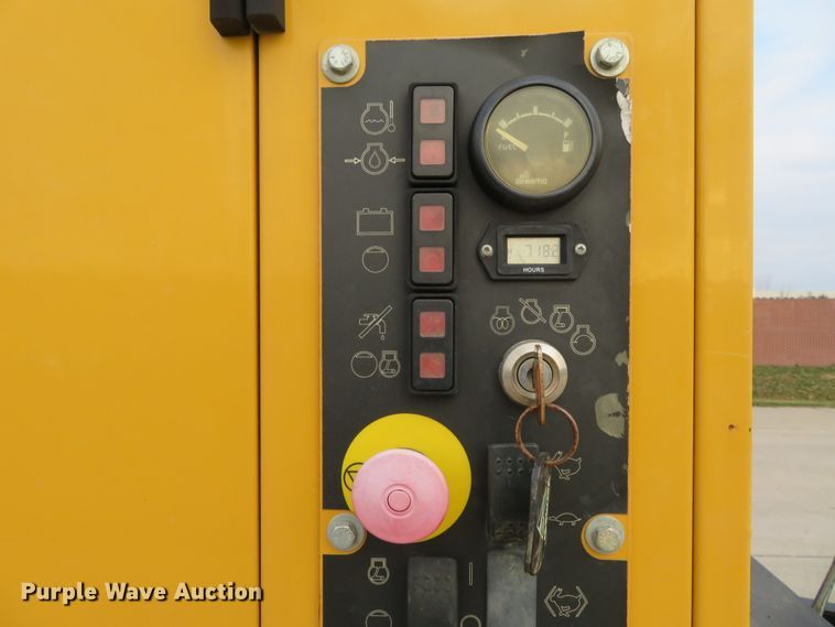 image for item DI3953 2014 Vermeer V800LEHD vacuum excavator