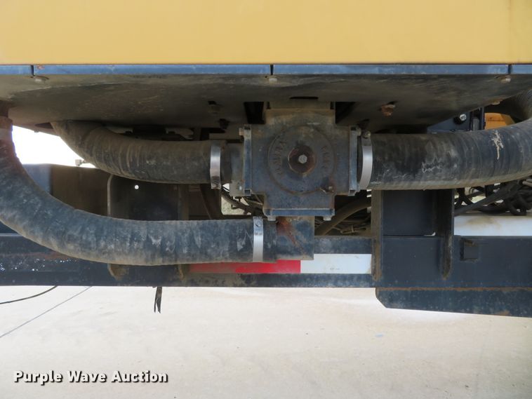 image for item DI3953 2014 Vermeer V800LEHD vacuum excavator