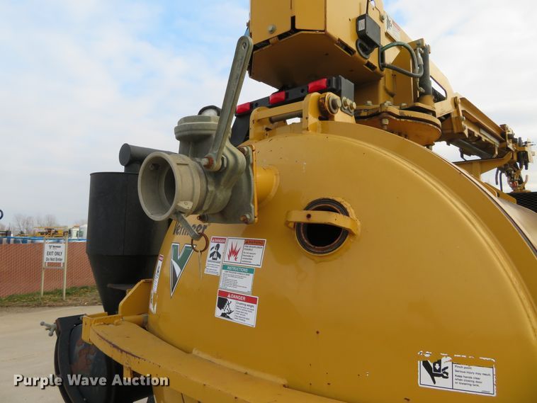 image for item DI3953 2014 Vermeer V800LEHD vacuum excavator