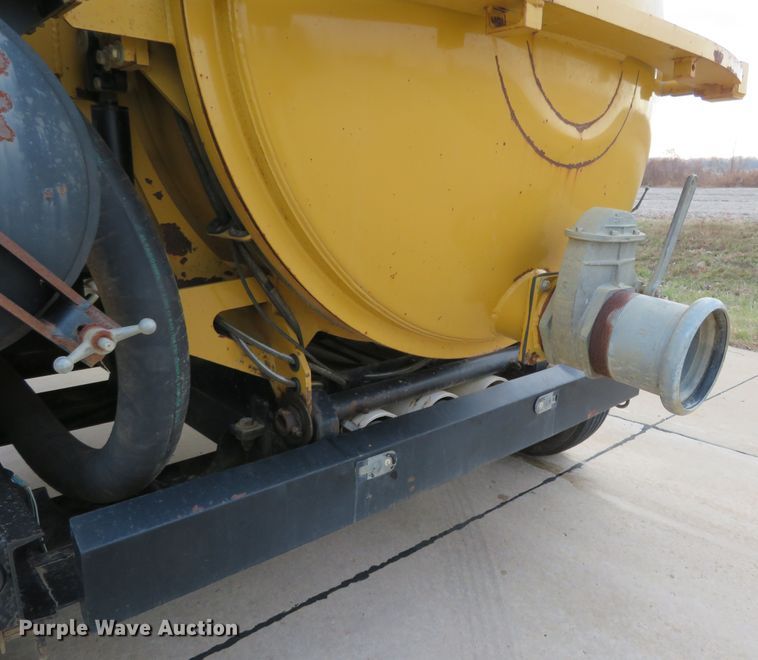 image for item DI3953 2014 Vermeer V800LEHD vacuum excavator