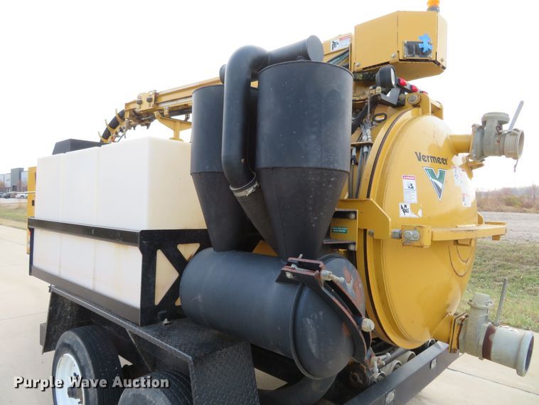 image for item DI3953 2014 Vermeer V800LEHD vacuum excavator