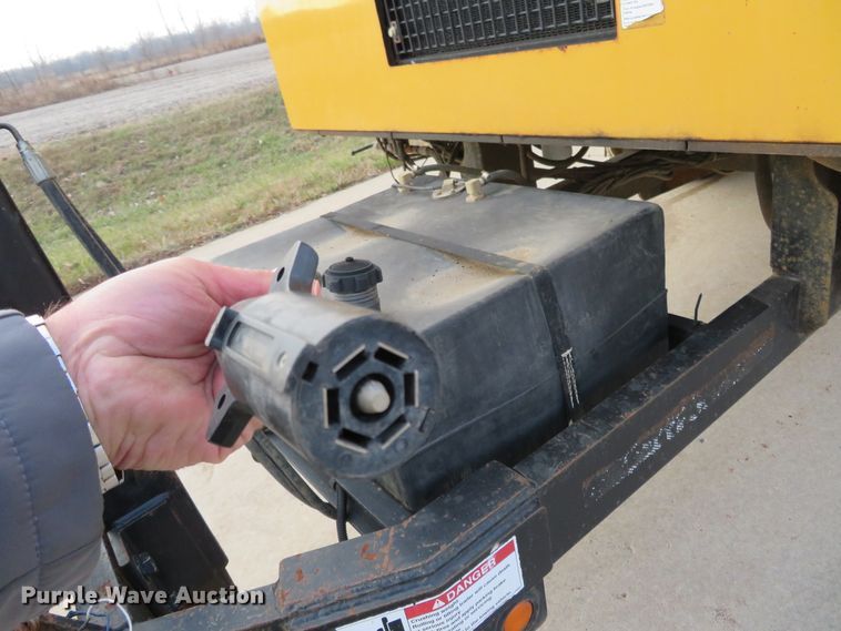 image for item DI3953 2014 Vermeer V800LEHD vacuum excavator