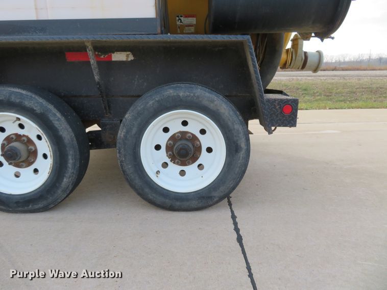 image for item DI3953 2014 Vermeer V800LEHD vacuum excavator