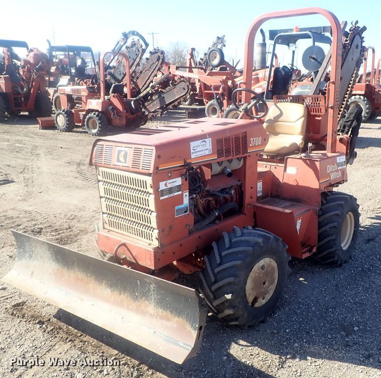 image for item DI7330 1999 Ditch Witch 3700  trencher