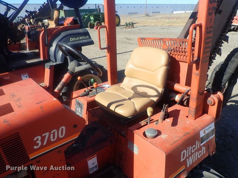 image for item DI7330 1999 Ditch Witch 3700  trencher