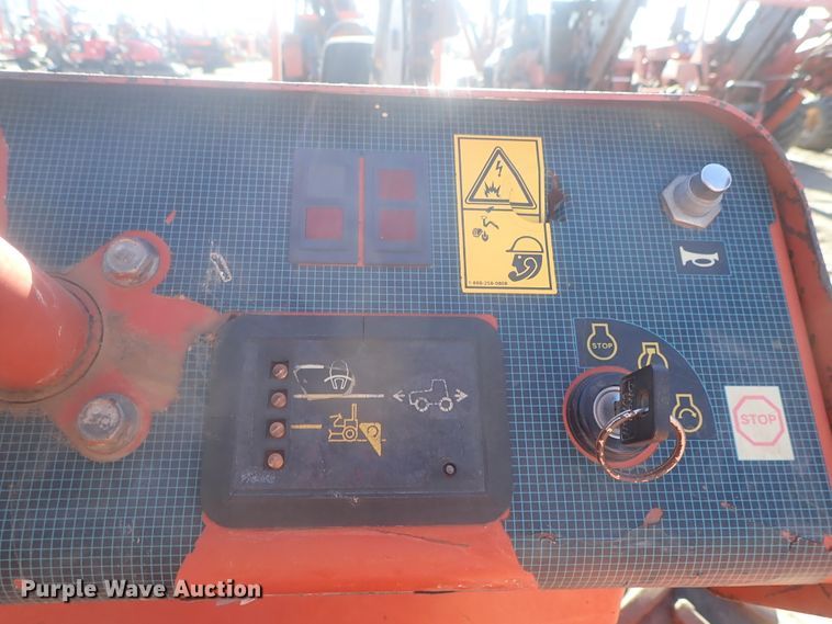 image for item DI7330 1999 Ditch Witch 3700  trencher