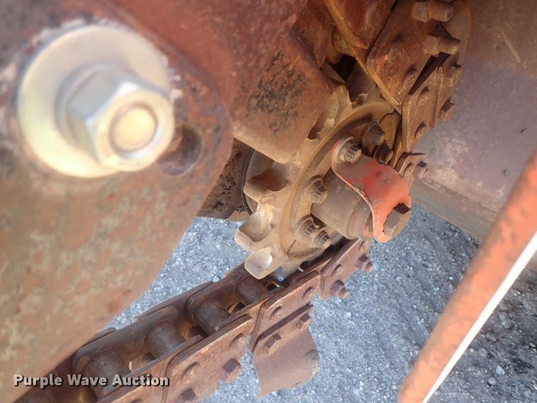 image for item DI7330 1999 Ditch Witch 3700  trencher