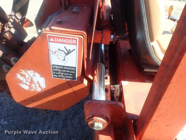 image for item DI7330 1999 Ditch Witch 3700  trencher