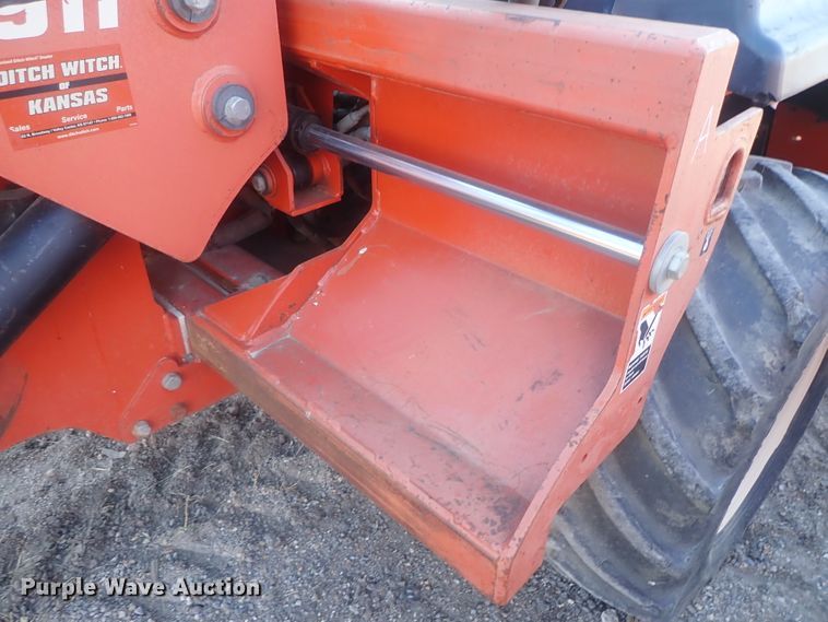 image for item DI7332 2007 Ditch Witch RT115  trencher