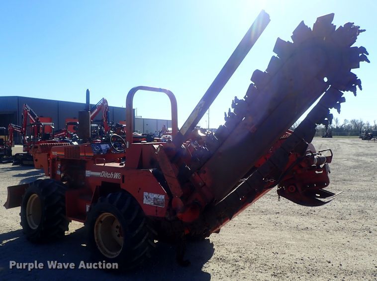 image for item DI7335 1997 Ditch Witch 7610  trencher