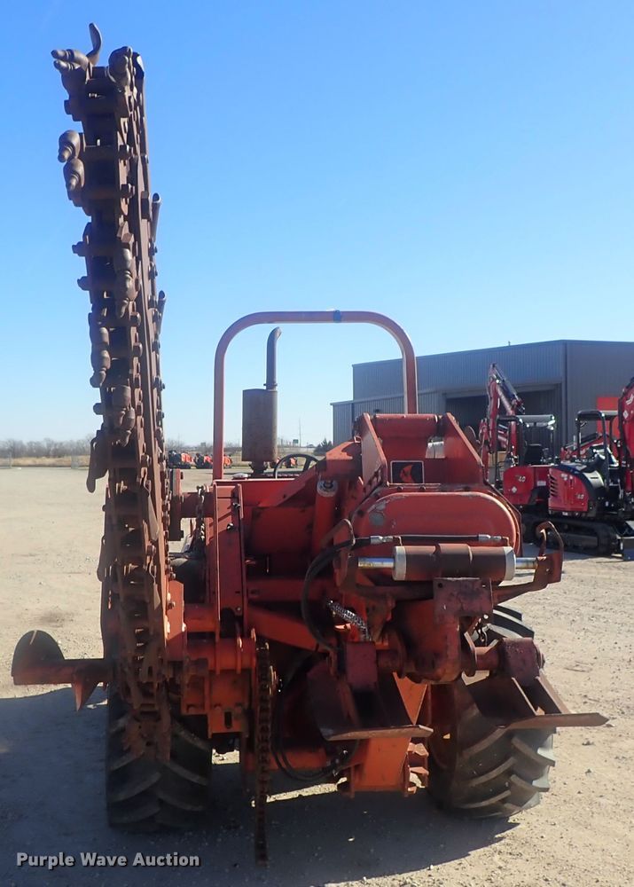 image for item DI7335 1997 Ditch Witch 7610  trencher