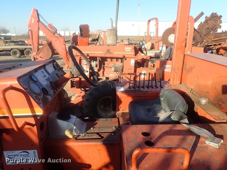 image for item DI7335 1997 Ditch Witch 7610  trencher