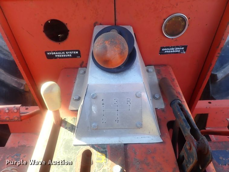 image for item DI7335 1997 Ditch Witch 7610  trencher