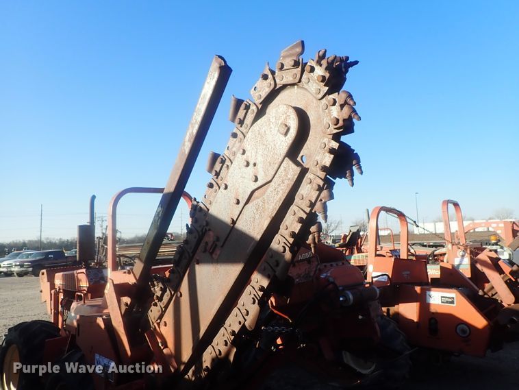 image for item DI7335 1997 Ditch Witch 7610  trencher