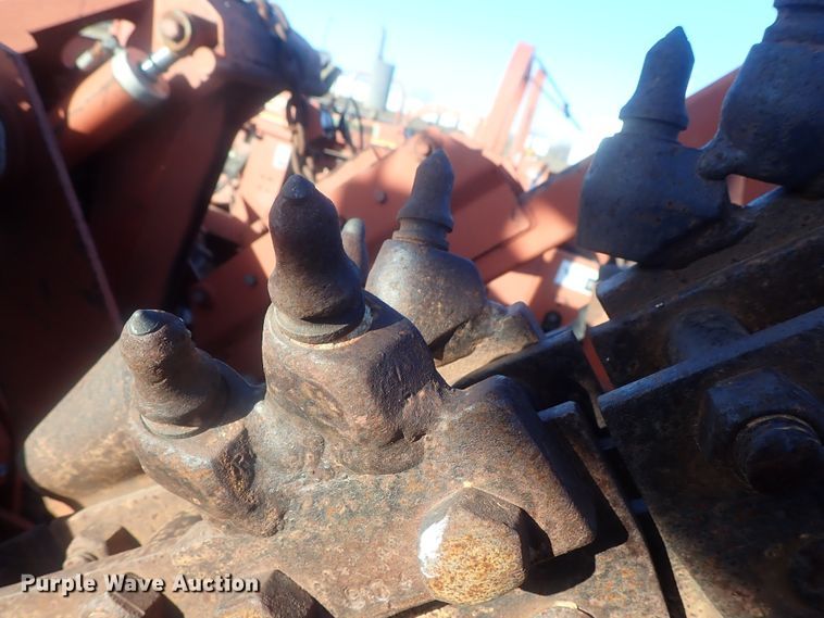 image for item DI7335 1997 Ditch Witch 7610  trencher