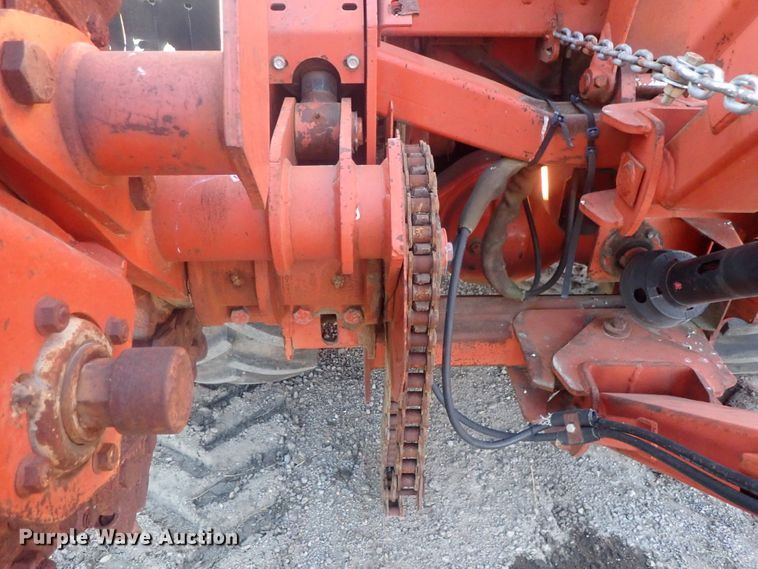 image for item DI7335 1997 Ditch Witch 7610  trencher