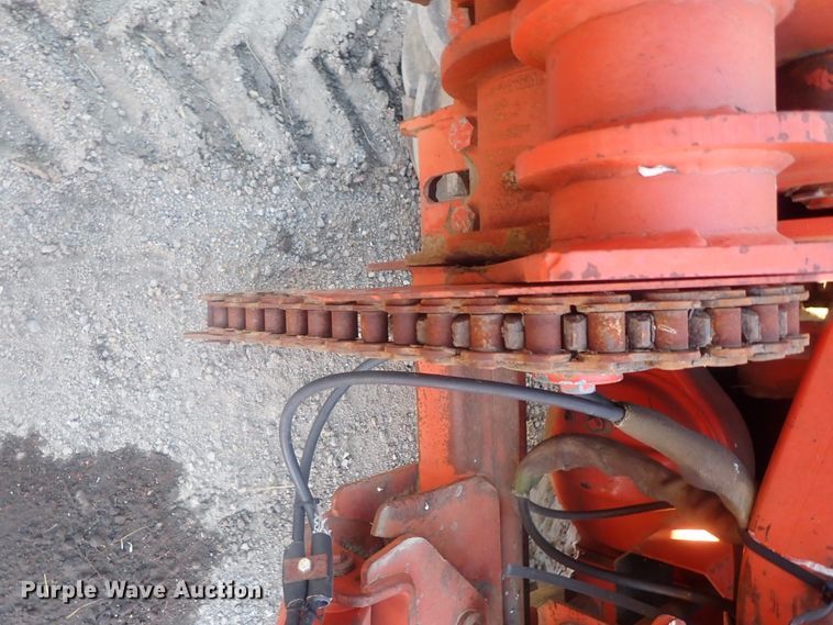 image for item DI7335 1997 Ditch Witch 7610  trencher