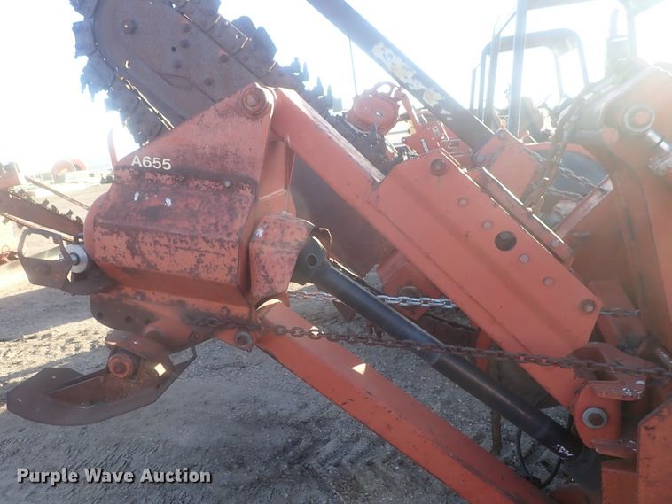 image for item DI7335 1997 Ditch Witch 7610  trencher