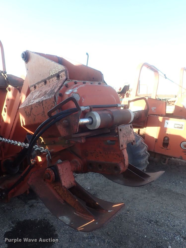 image for item DI7335 1997 Ditch Witch 7610  trencher