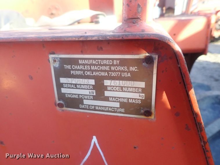 image for item DI7335 1997 Ditch Witch 7610  trencher