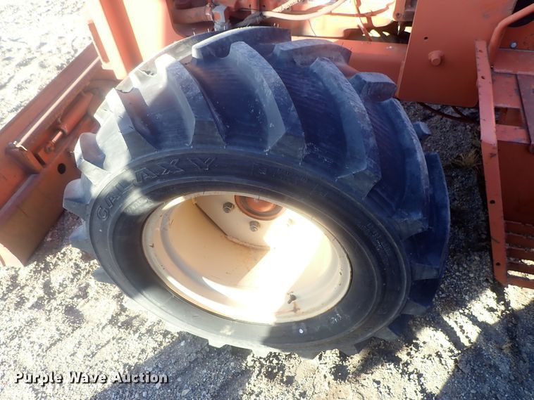 image for item DI7335 1997 Ditch Witch 7610  trencher