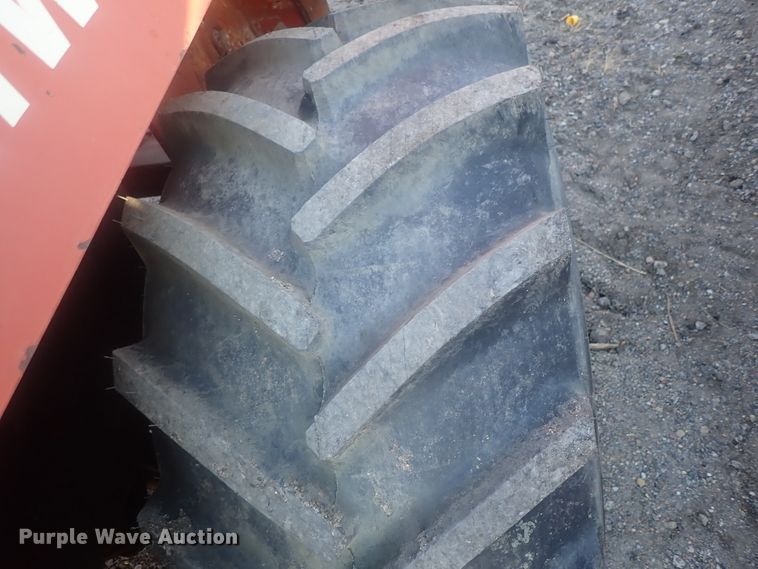 image for item DI7335 1997 Ditch Witch 7610  trencher