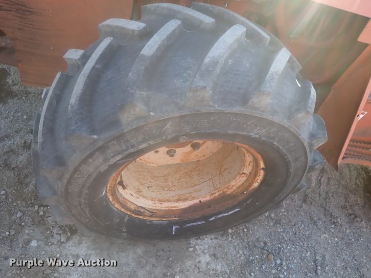 image for item DI7335 1997 Ditch Witch 7610  trencher