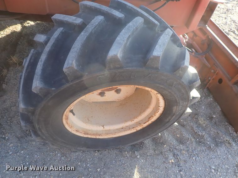 image for item DI7335 1997 Ditch Witch 7610  trencher