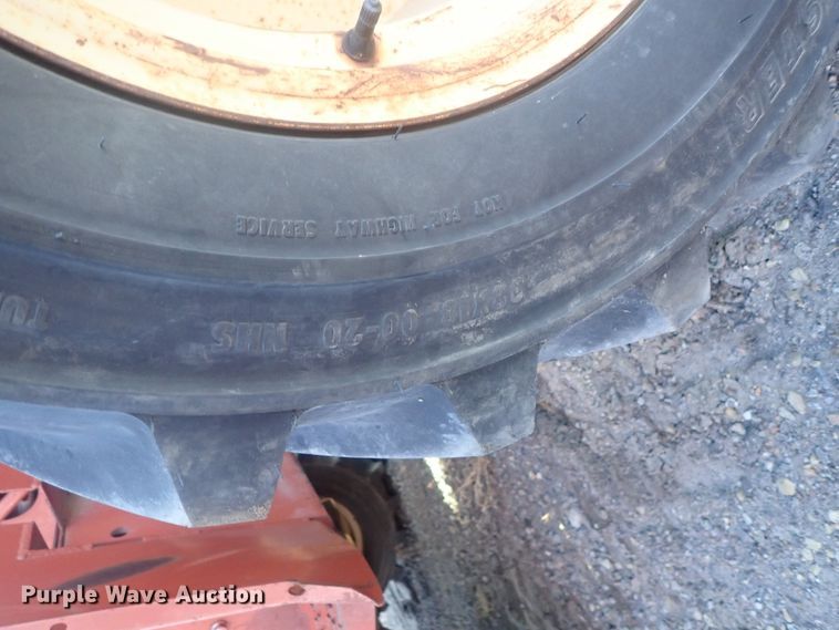 image for item DI7335 1997 Ditch Witch 7610  trencher