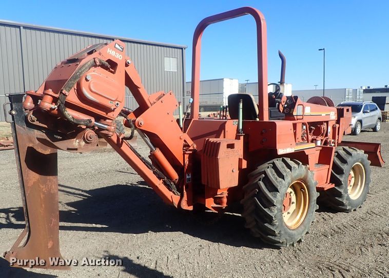 image for item DI7337 2000 Ditch Witch 8020  cable plow