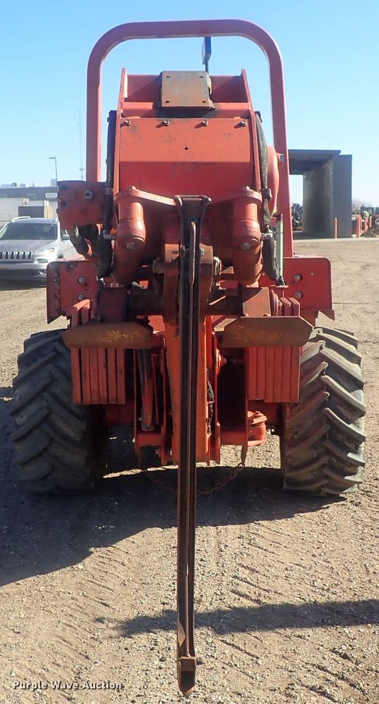 image for item DI7337 2000 Ditch Witch 8020  cable plow