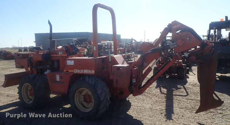 image for item DI7337 2000 Ditch Witch 8020  cable plow