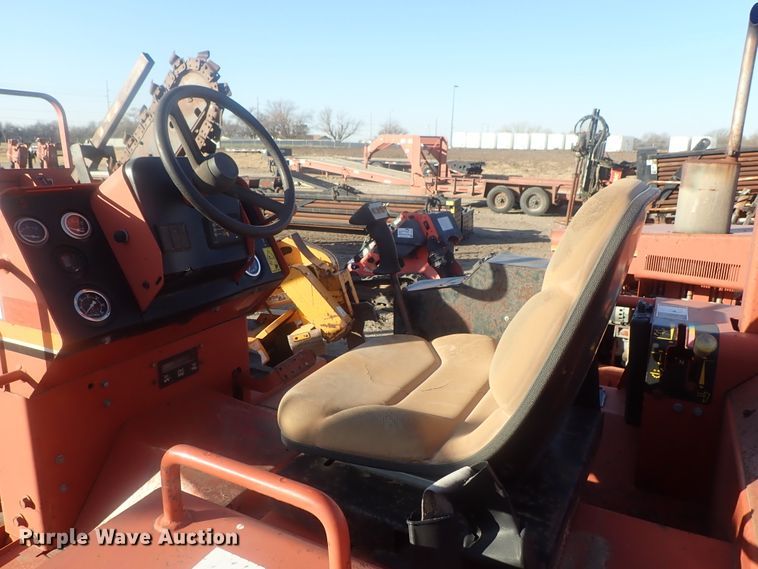 image for item DI7337 2000 Ditch Witch 8020  cable plow