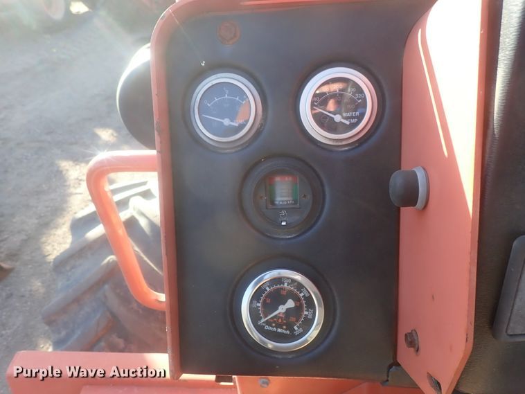 image for item DI7337 2000 Ditch Witch 8020  cable plow