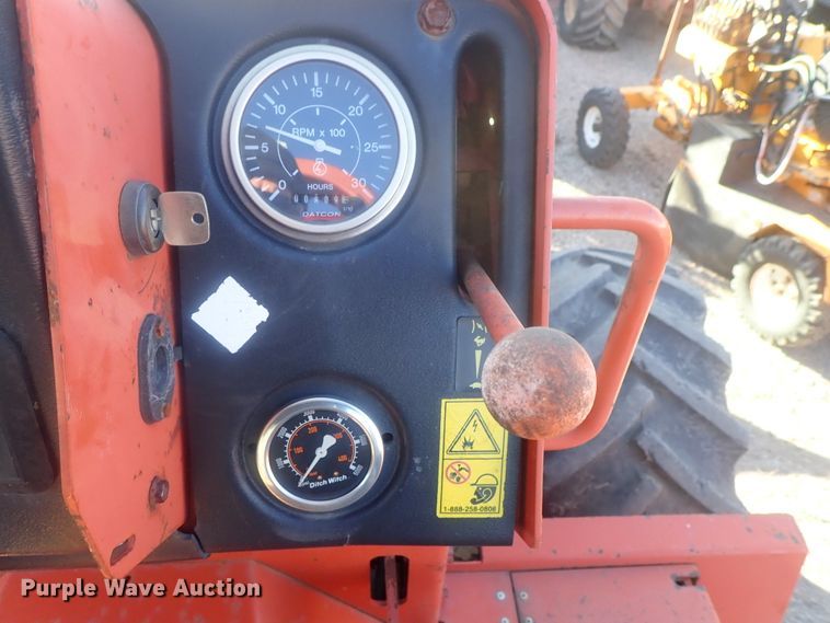 image for item DI7337 2000 Ditch Witch 8020  cable plow
