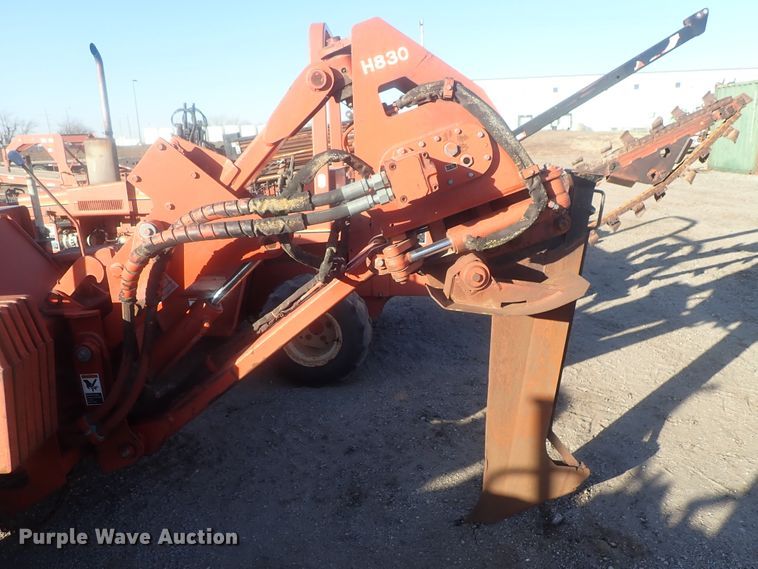 image for item DI7337 2000 Ditch Witch 8020  cable plow