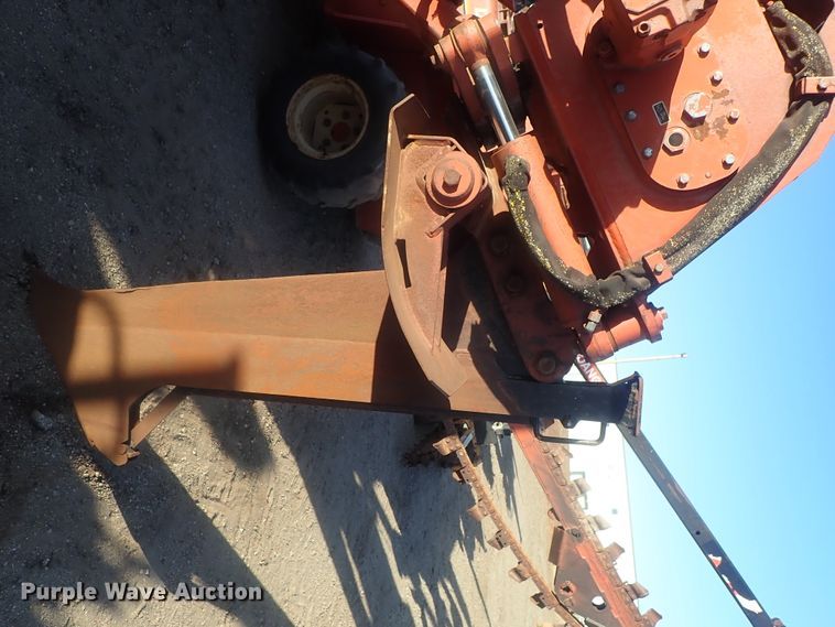 image for item DI7337 2000 Ditch Witch 8020  cable plow