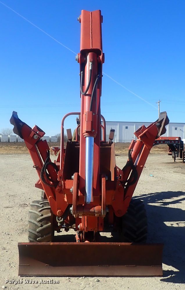 image for item DI7338 1997 Ditch Witch 7610  trencher