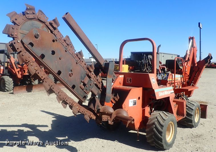 image for item DI7338 1997 Ditch Witch 7610  trencher