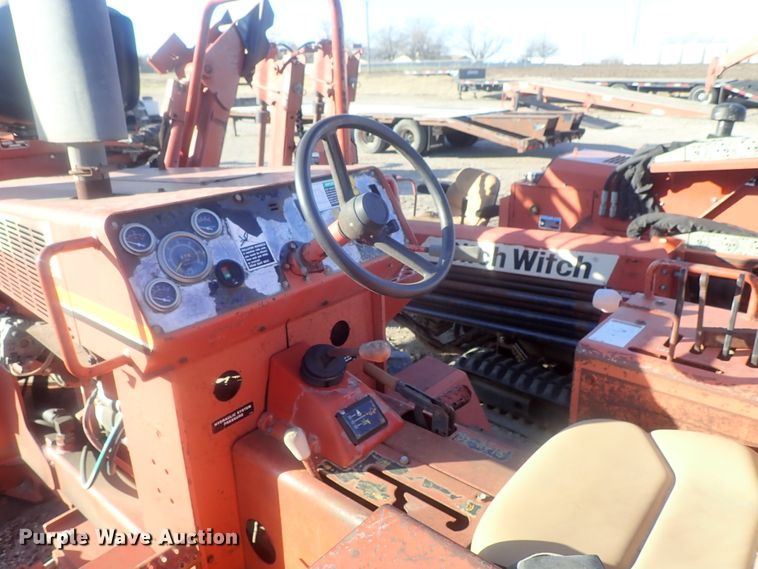 image for item DI7338 1997 Ditch Witch 7610  trencher