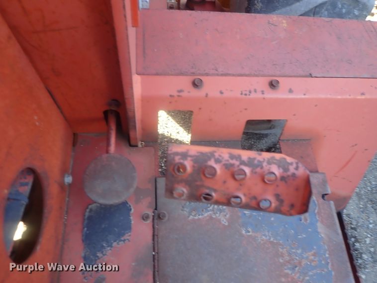 image for item DI7338 1997 Ditch Witch 7610  trencher