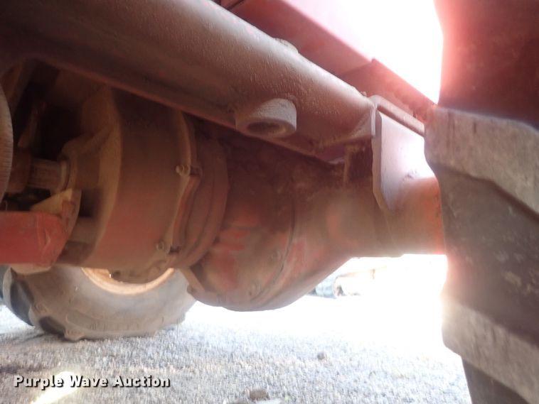 image for item DI7338 1997 Ditch Witch 7610  trencher