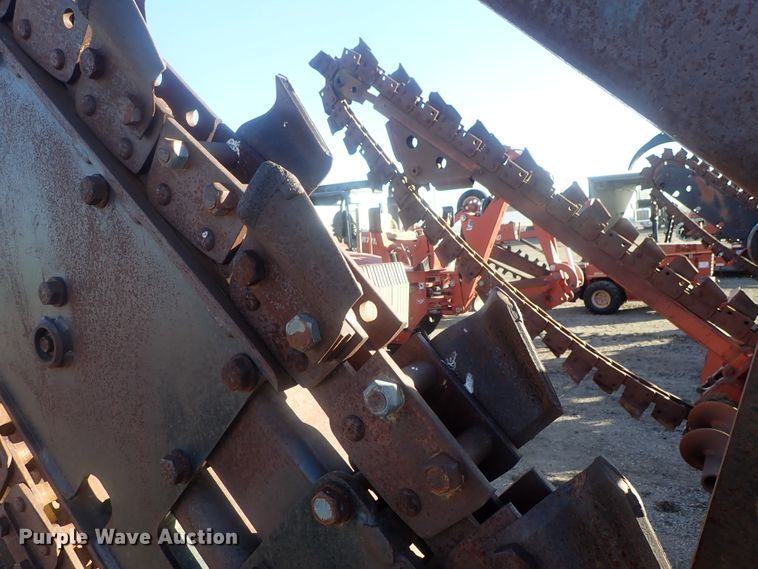image for item DI7338 1997 Ditch Witch 7610  trencher