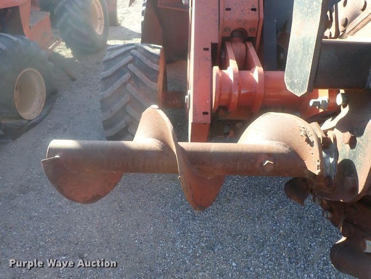 image for item DI7338 1997 Ditch Witch 7610  trencher