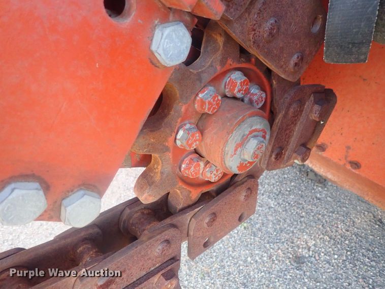 image for item DI7338 1997 Ditch Witch 7610  trencher