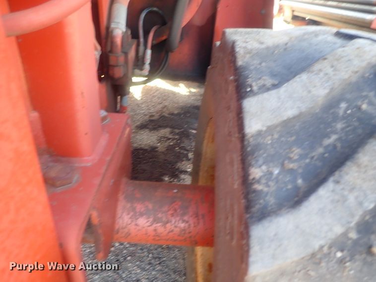 image for item DI7338 1997 Ditch Witch 7610  trencher