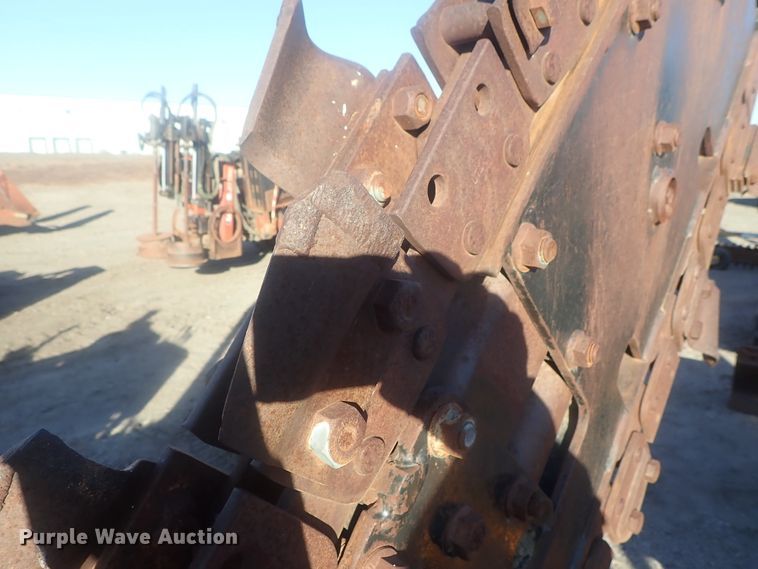 image for item DI7338 1997 Ditch Witch 7610  trencher