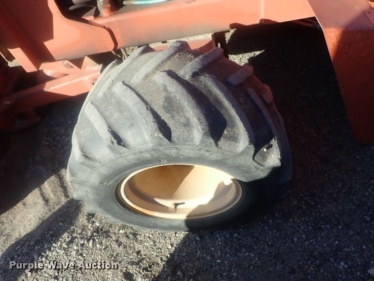 image for item DI7338 1997 Ditch Witch 7610  trencher