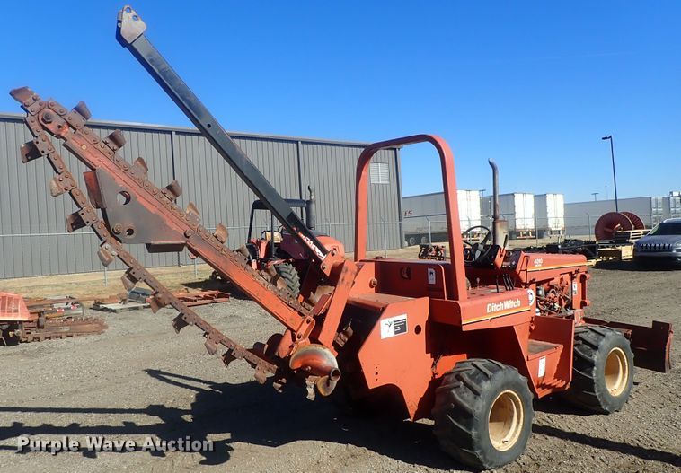 image for item DI7340 1986 Ditch Witch 4010  trencher