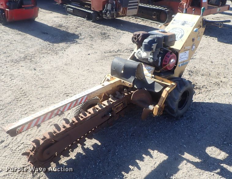 image for item DI7347 2000 Vermeer V1350  trencher